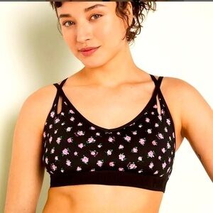 Victorias Secret Ultimate Strappy Back Lightly Lined Sports Bra Size L/DD